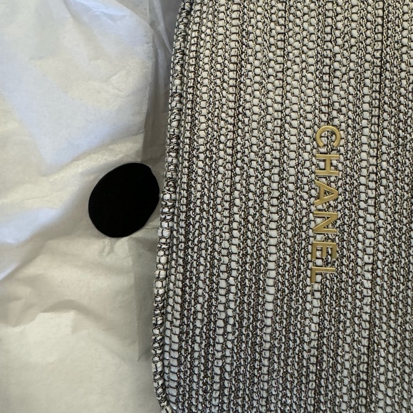 New Chanel Pouch with handbag conversion kit - Picture 2 of 4